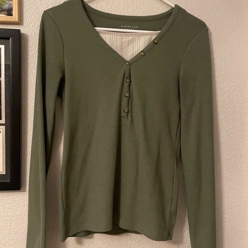American Eagle green long sleeve